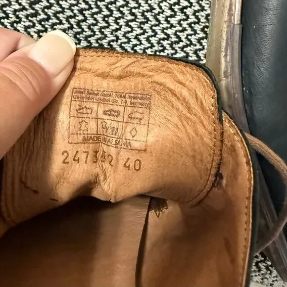 Josef Seibel Sienna 89 Oxford Black w/(brown shoelaces)Shoes - Picture 8 of 8